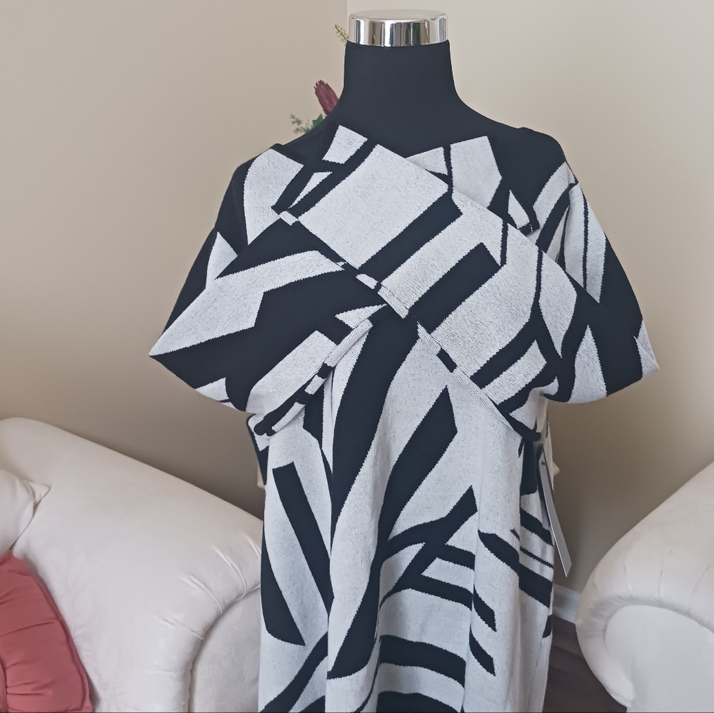Classiques Entier Stylish Black and White Women's Wool Sweater NWT - Picture 6 of 13